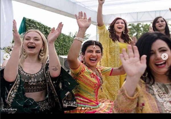 Mehendi Pics Of Priyanka Chopra-Nick Jonas'