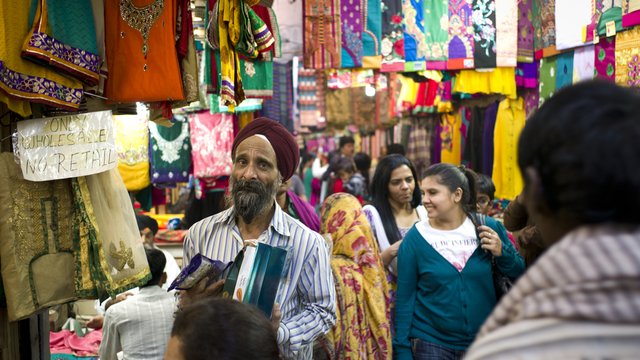 chandni chowk cloth market