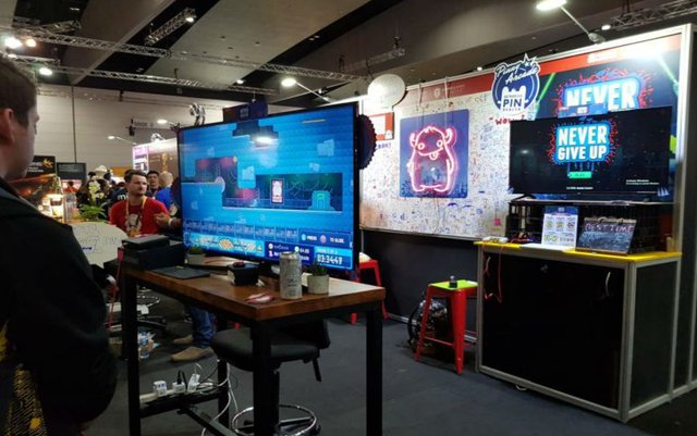 Gameplay of Never Give Up at PAX
