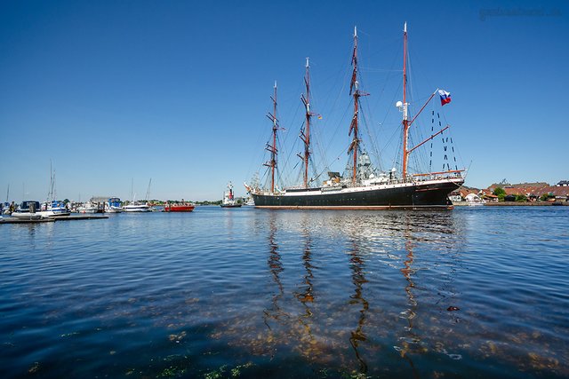 WOCHENENDE AN DER JADE 2018: Segelschulschiff SEDOV (L 118 m) in Wilhelmshaven