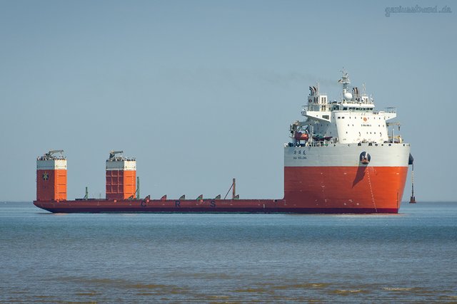 WILHELMSHAVEN: Das Dockschiff HUA YANG LONG ist angekommen