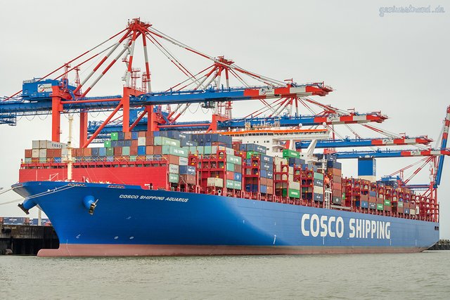 JADE-WESER-PORT: Containerschiff COSCO SHIPPING AQUARIUS (Schiffsneubau)