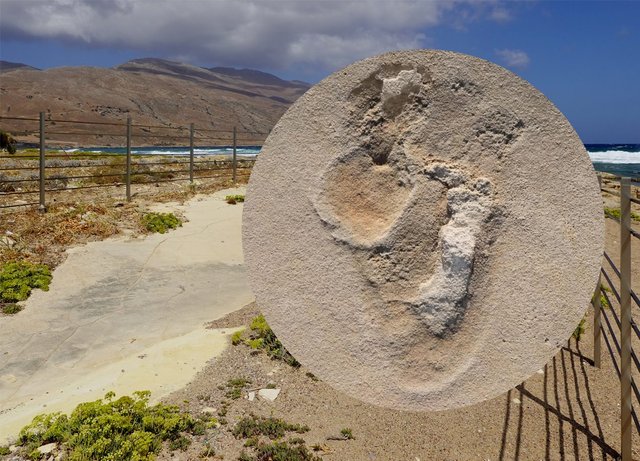 Image from https://www.heritagedaily.com/wp-content/uploads/2021/10/foot1.jpg