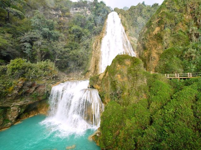 La Cascada del Vele de Novia Chiapas