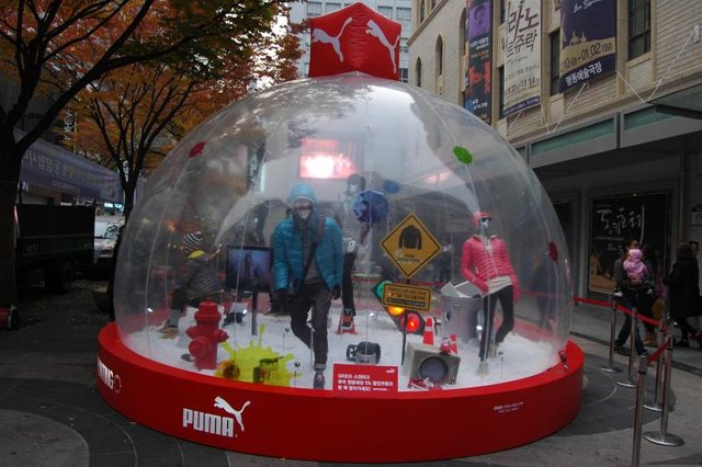 Winter fashions, Myeongdong style ()