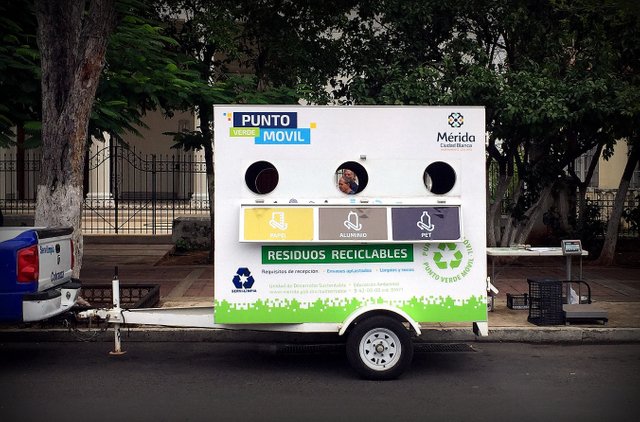 Punto Verde Movil — recycling on wheels.