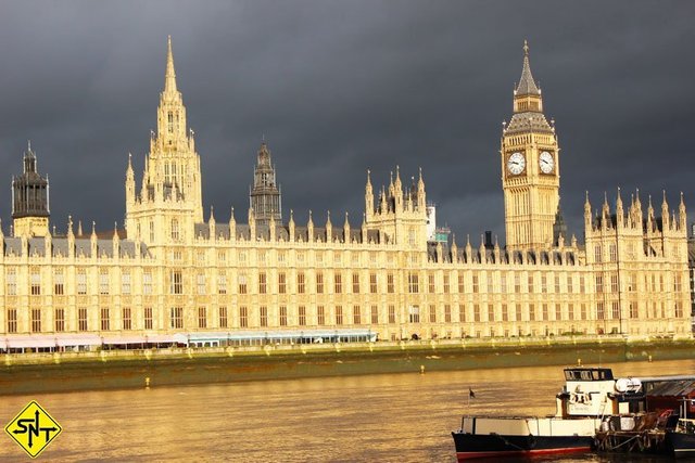 Inglaterra - Londres - Big Ben e as Casas do Parlamento