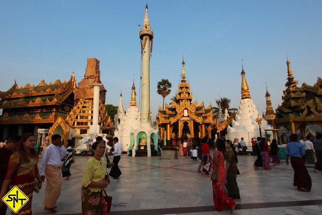 Siga Nossa Trilha - Myanmar - Pagode de Shwedagon