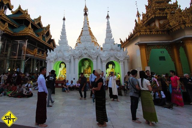 Siga Nossa Trilha - Myanmar - Pagode de Shwedagon