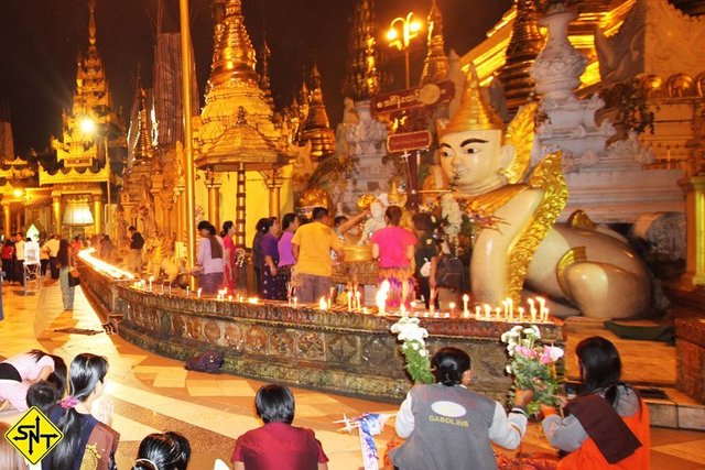 Siga Nossa Trilha - Myanmar - Pagode de Shwedagon