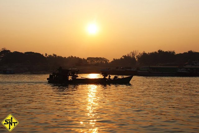  Myanmar - De Mandalay para Bagan de barco - Siga Nossa Trilha