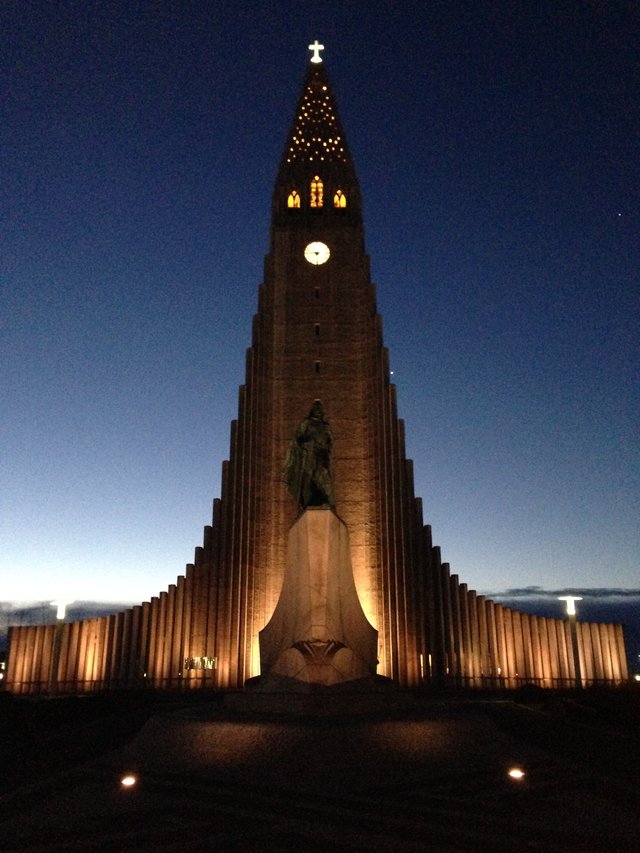 iceland-reykjavik-cathedral.jpg