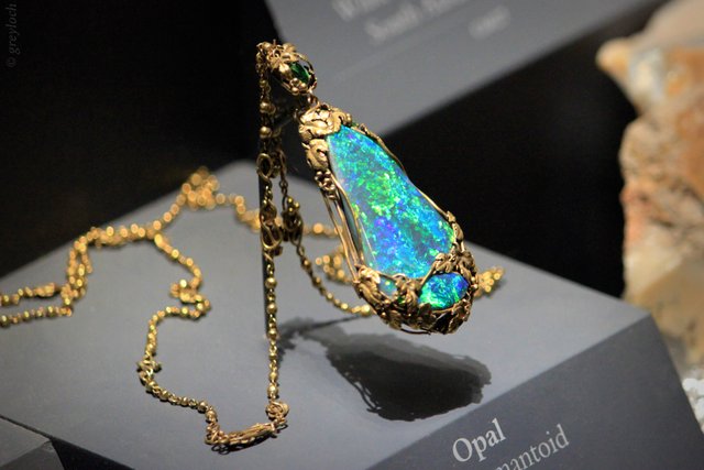 Tiffany_Opal_Necklace8bf25.jpg