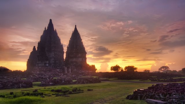 candi-prambanan-via-beautifulindonesiad1230.jpg