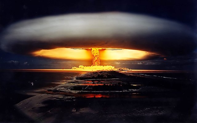 nuclear-bomb-explosion2bf003.jpg