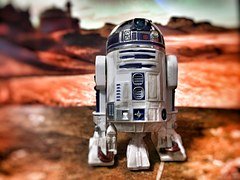 stmrobotr2d2toy-930612__180361c5.jpg