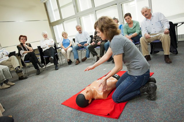 First-Aid-Training443b3.jpg