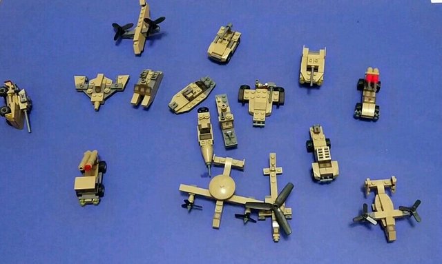 Some of the small toys coming in Kazi 84031 Lego - 16 in 1 tank