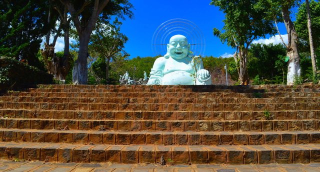 5 Reasons to Visit the Big Happy Buddha at Linh An Pagoda