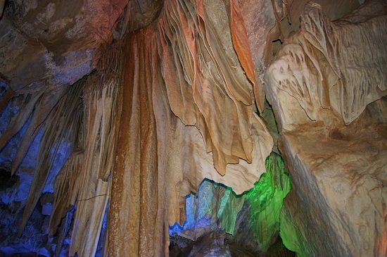 Top 10 Beautiful Caves in China