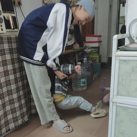 有姐姐的地方弟弟就会...