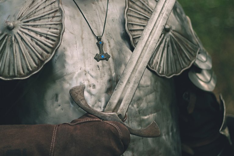 knight-5830762_1280.jpg