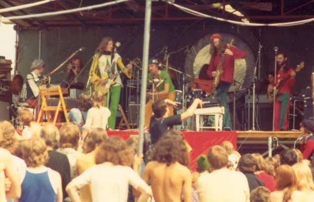 gong-daevid-allen-gilli-smyth-steve-hillage-planet-psychedelic-rock-photo-9b.jpg