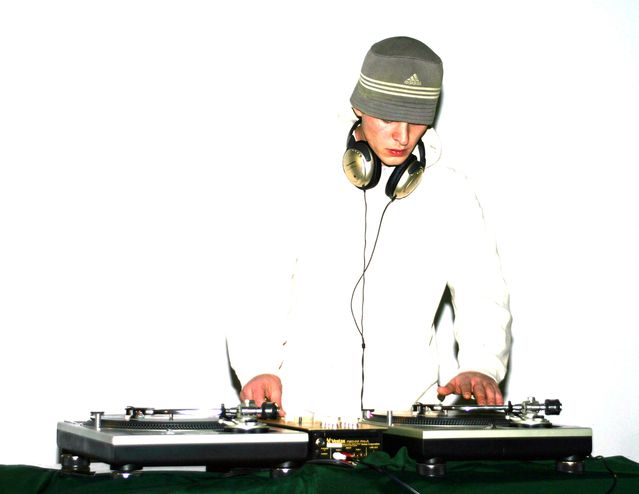 dj-wonky-1427826-639x494.jpg