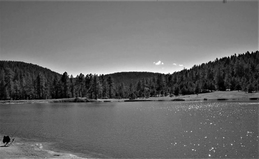 lonely_lake_bwphoto_theia_fjdkf.jpg