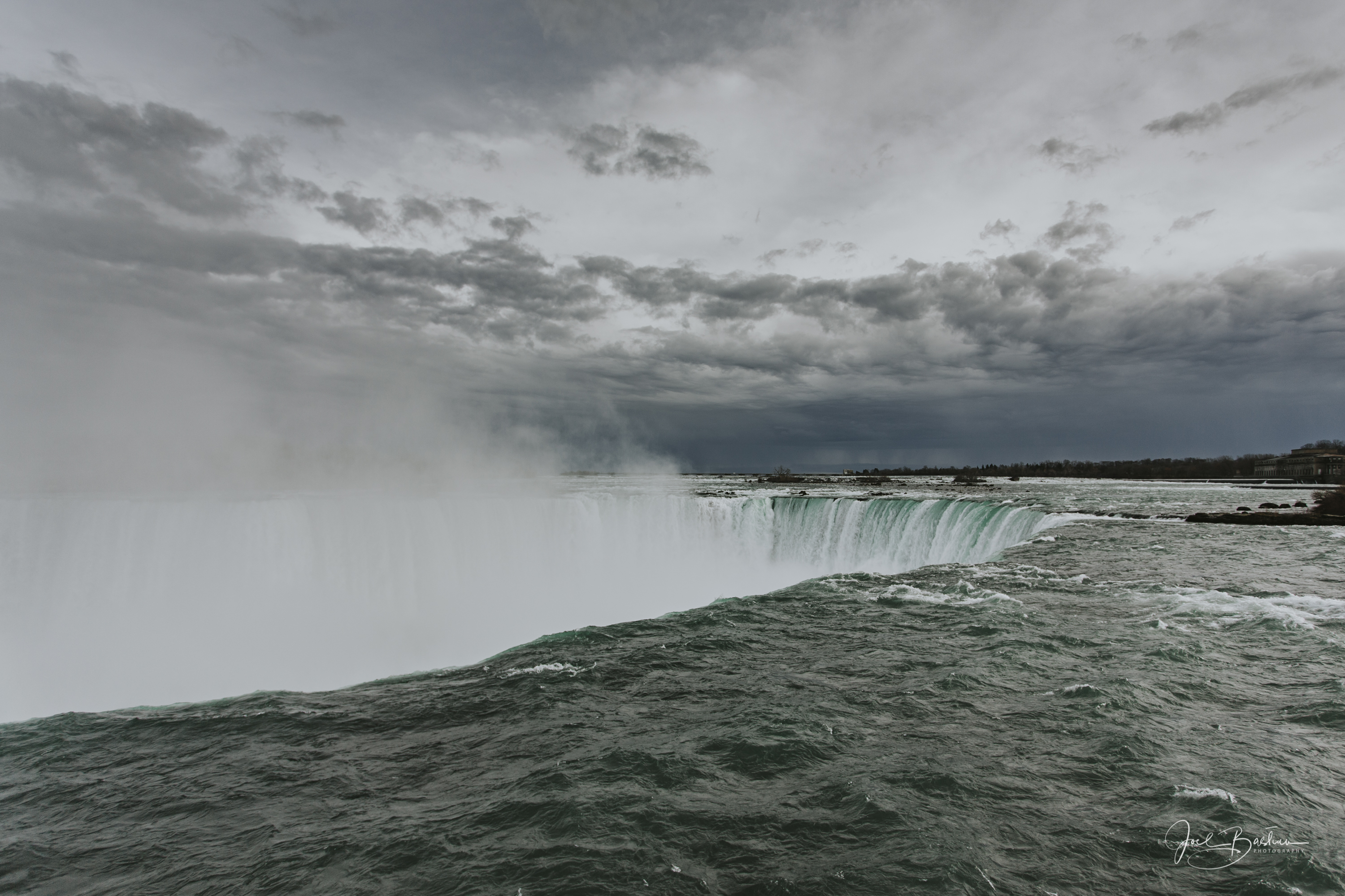 niagaraFalls-1.jpg