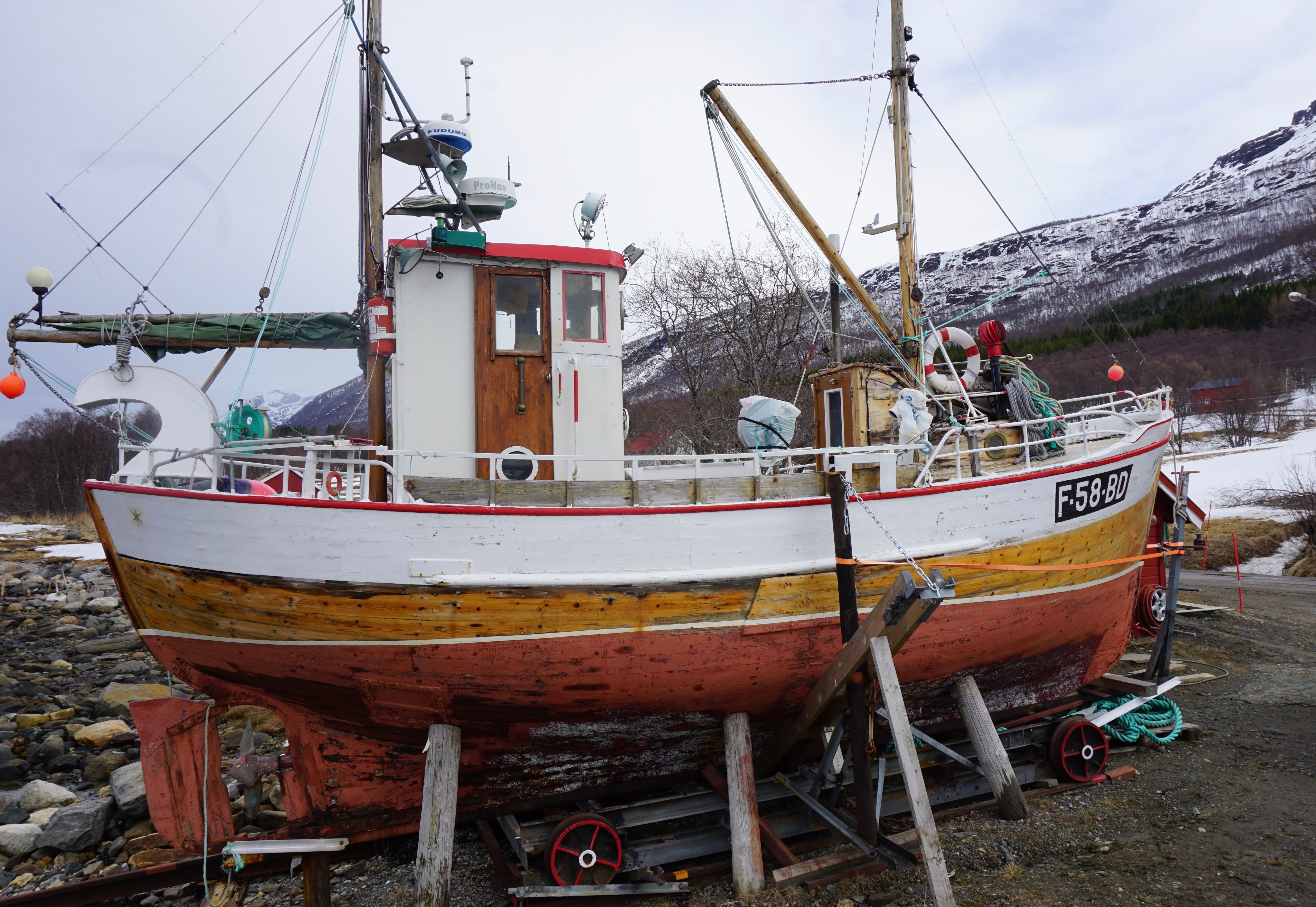 Fishing boats. Old and new Time. — Steemit