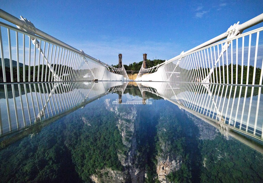 Zhangjiajie-Grand-Canyon-Glass-Bridge-lead-889x619.jpg