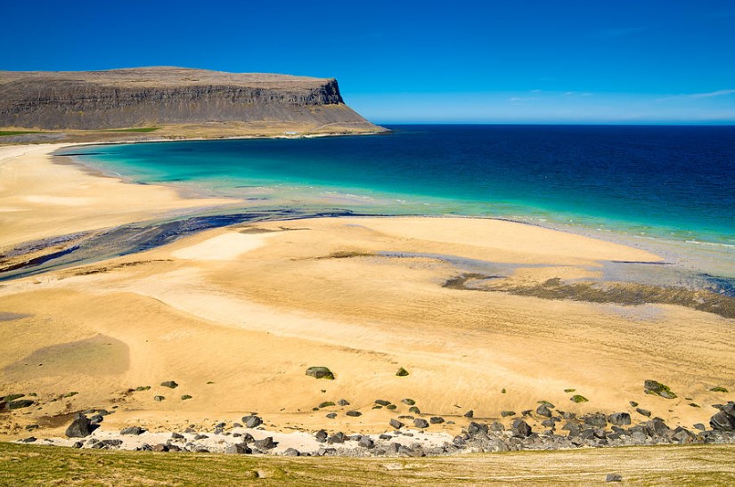 iceland-beach-steemit.jpg