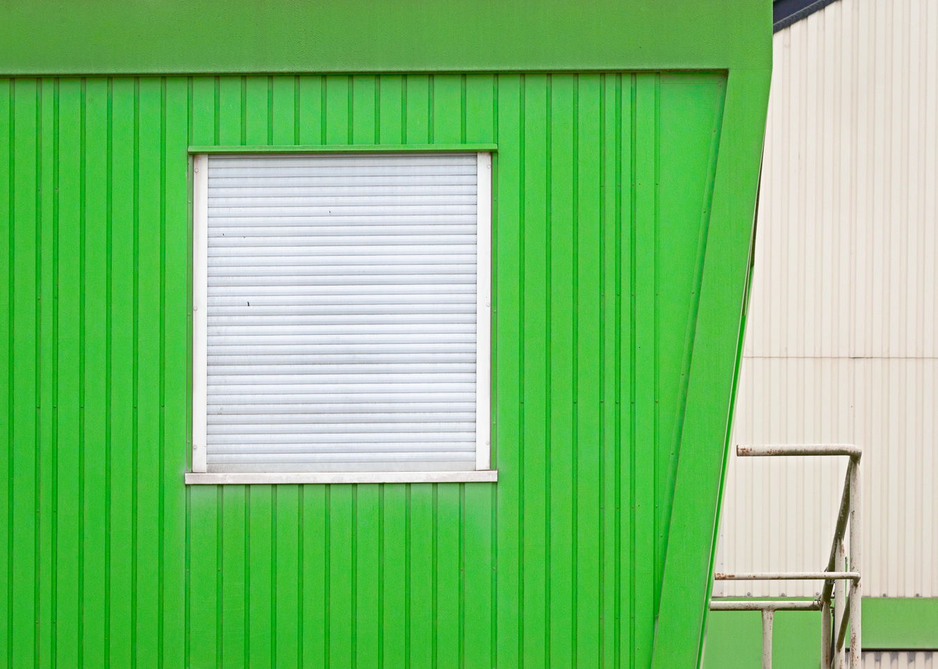 close window of a contstruction shed