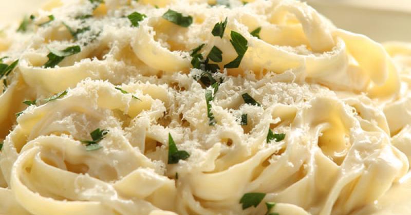 easy-fettuccine-alfredo.jpg