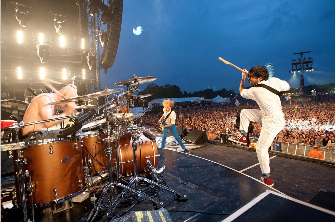 Biffy-Clyro-Live-at-Isle-of-Wight-2012.jpg