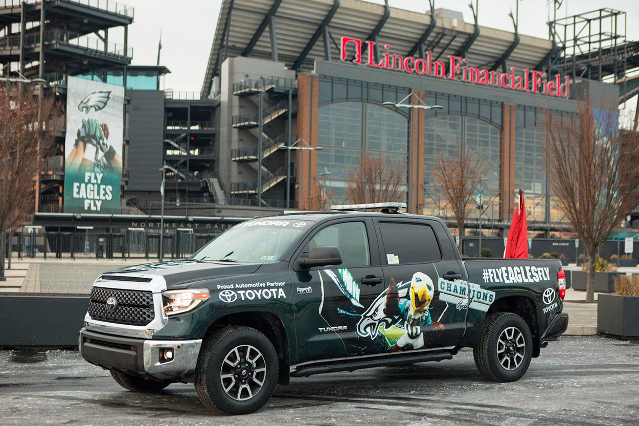 toyota-tundra-eagles-parade-3.jpg