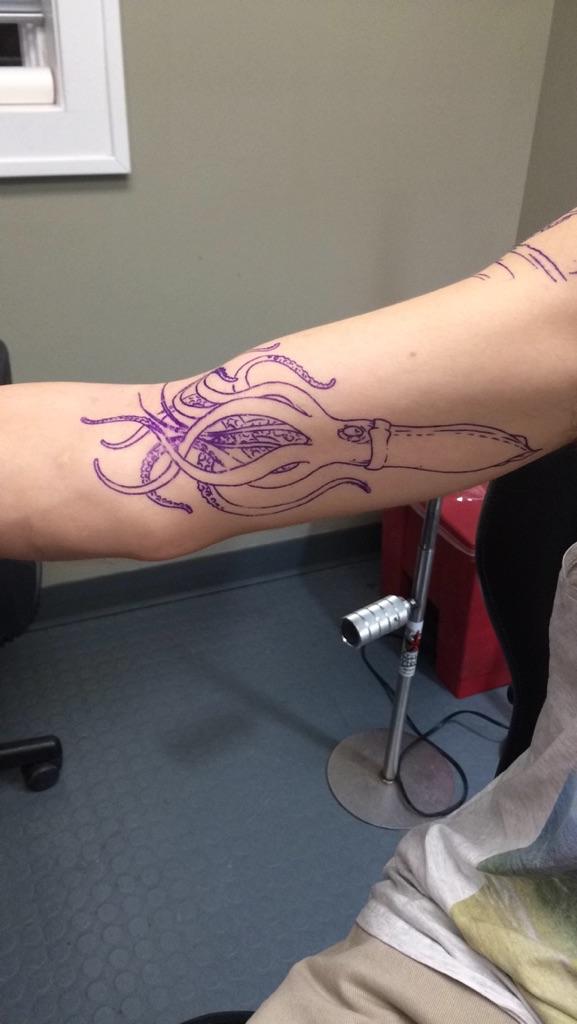 Outline squid | @iamredbar sleeve tattoo