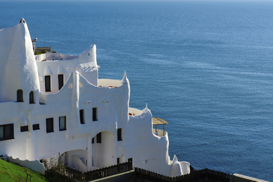 CASAPUEBLO-punte-del-este-uruguay.jpg