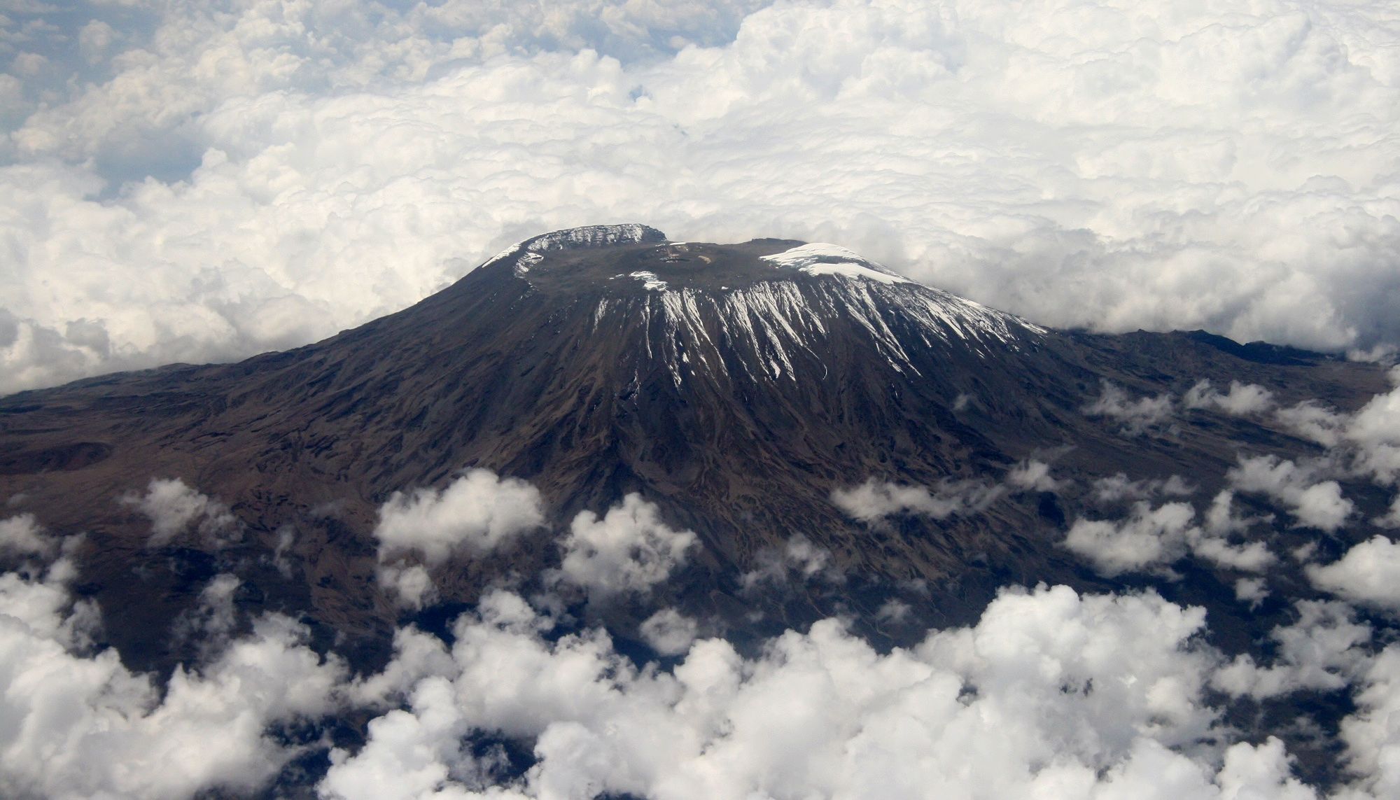 Mount_Kilimanjaro_Dec_2009_edit1.jpg