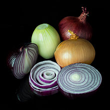 220px-Mixed_onions.jpg