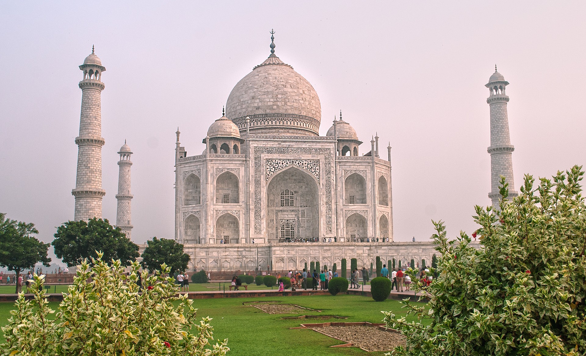 taj-mahal-3384970_1920.jpg