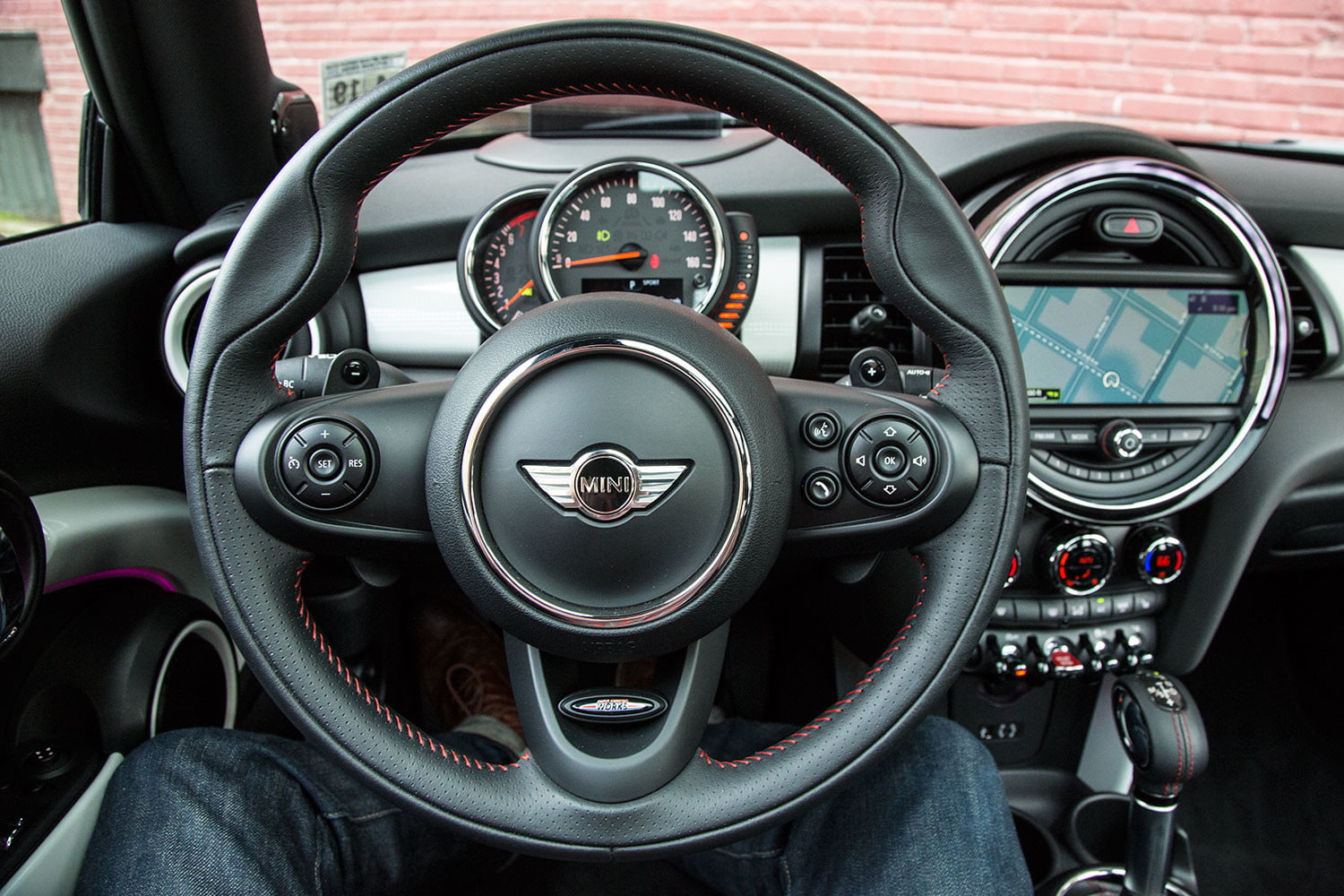 2015-mini-cooper-s-hardtop-steering-wheel-1500x1000.jpg