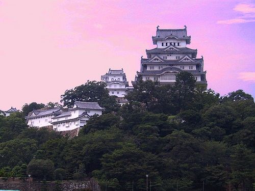 640px-Himeji_Castle.jpg