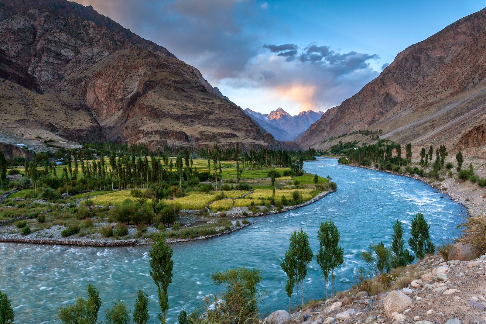 Ghizer-River_Dai-Mal_Gilgit.jpg
