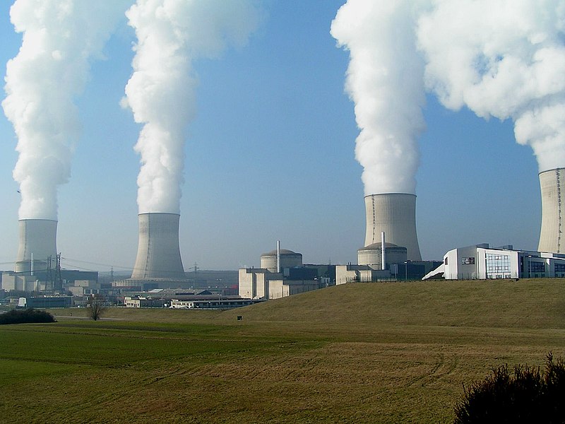 800px-Nuclear_Power_Plant_Cattenom.jpg