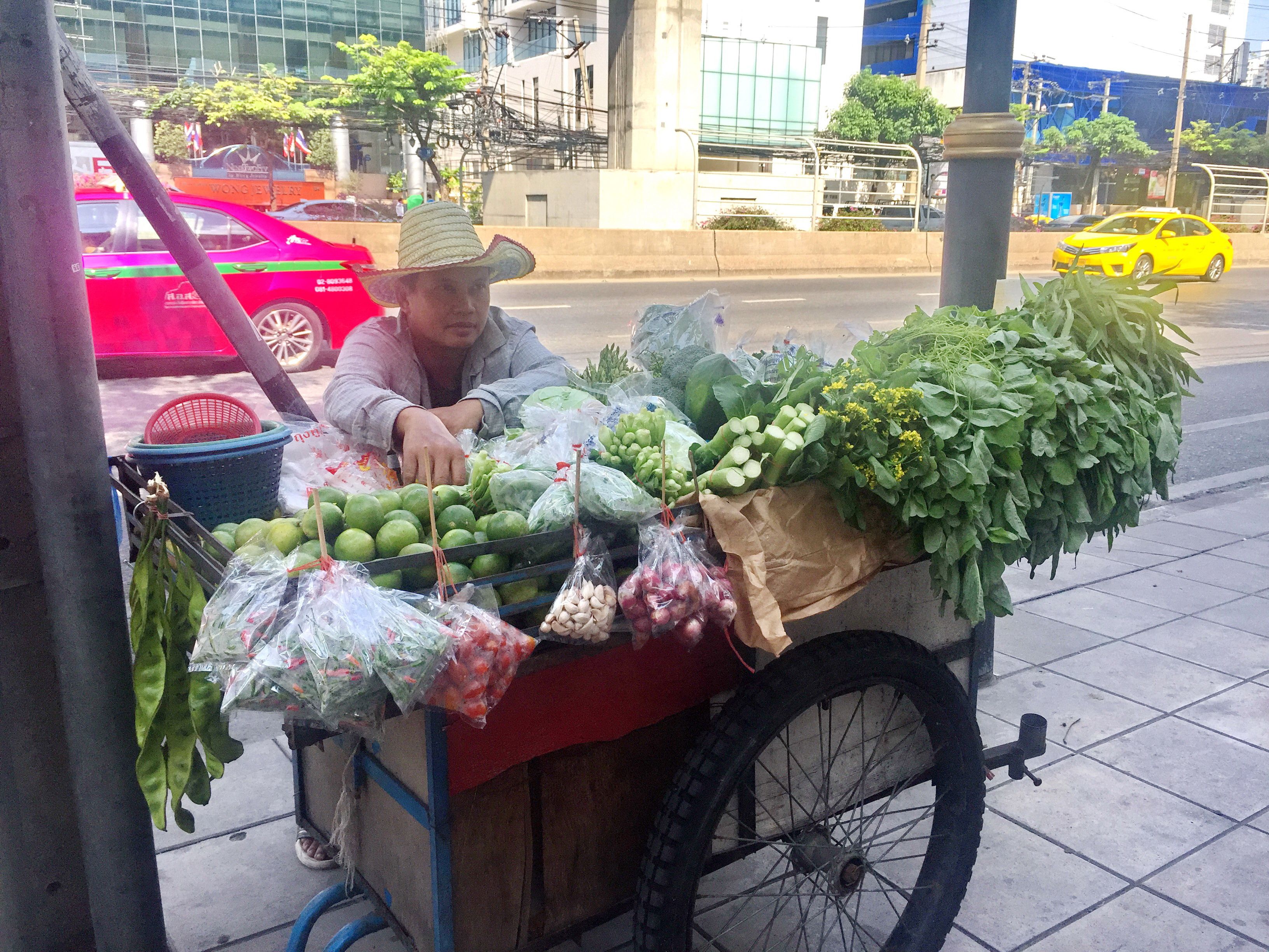 iPhone 6 Dec 2017 Street Vendors 067.JPG