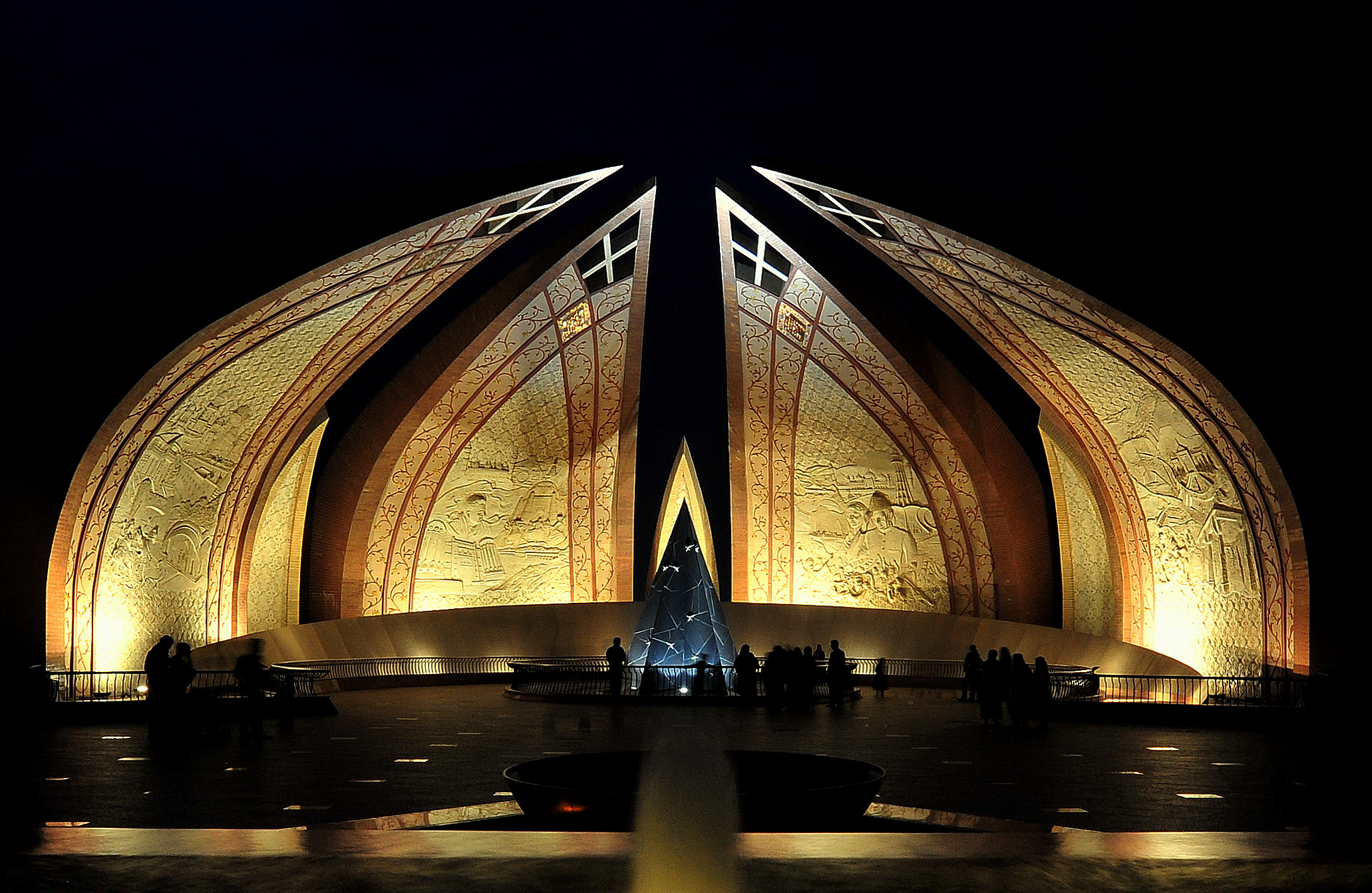 National_Monument_Islamabad_Pakistan.JPG