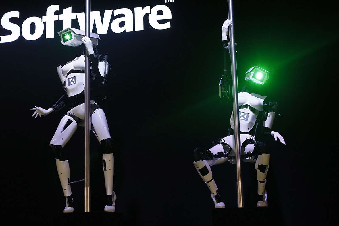 pole-dancing-robots1.jpg