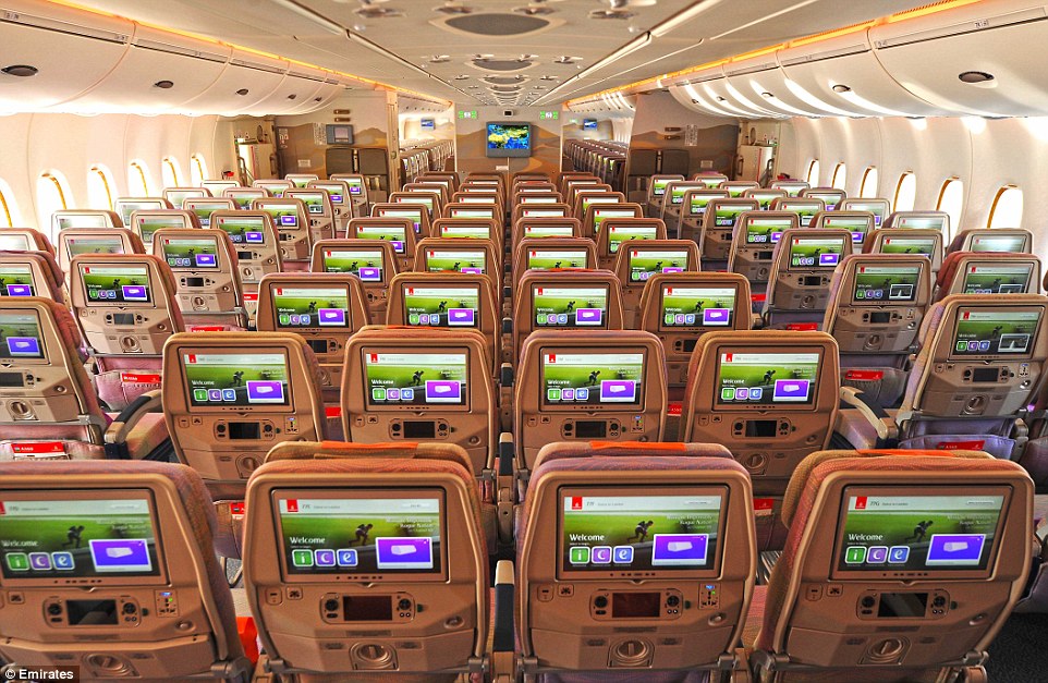 2E5E596100000578-3315070-Emirates_new_A380_has_two_classes_business_and_economy_and_will_-a-4_1447331383431.jpg